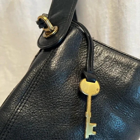 Black Fossil leather shoulder satchel bag. Soft leather. - Picture 8 of 10